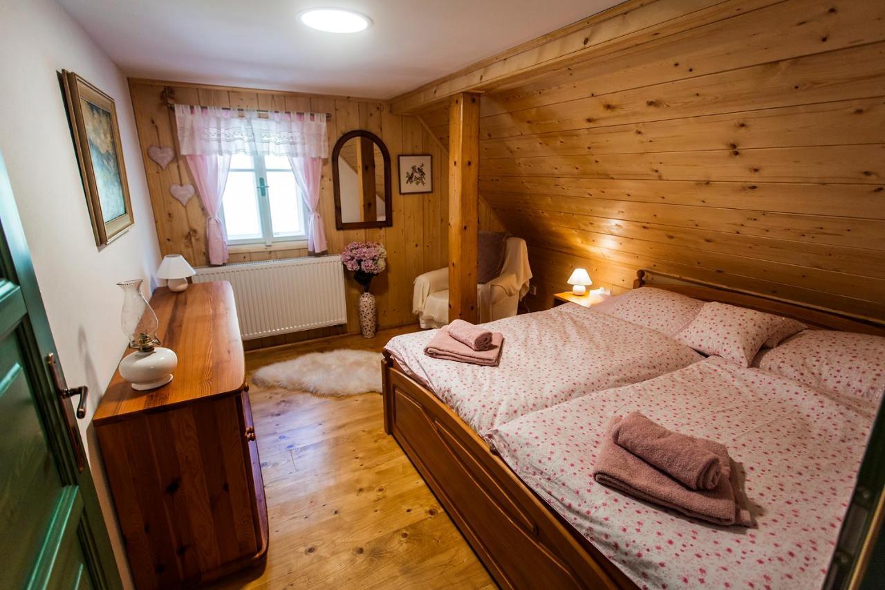 Chalupa Šárka Dolni Dvur Exterior foto